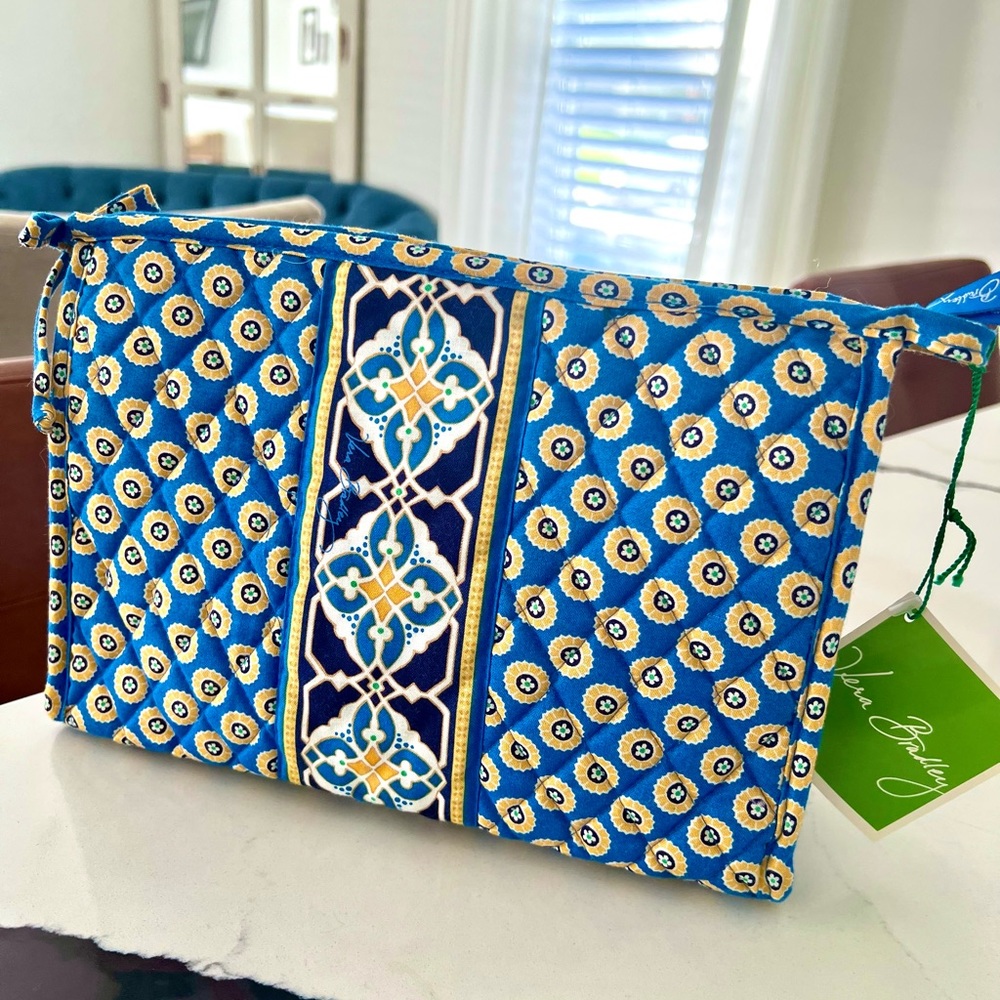 Brand new with tags Vera Bradley, large bow Riviera blue cosmetic bag